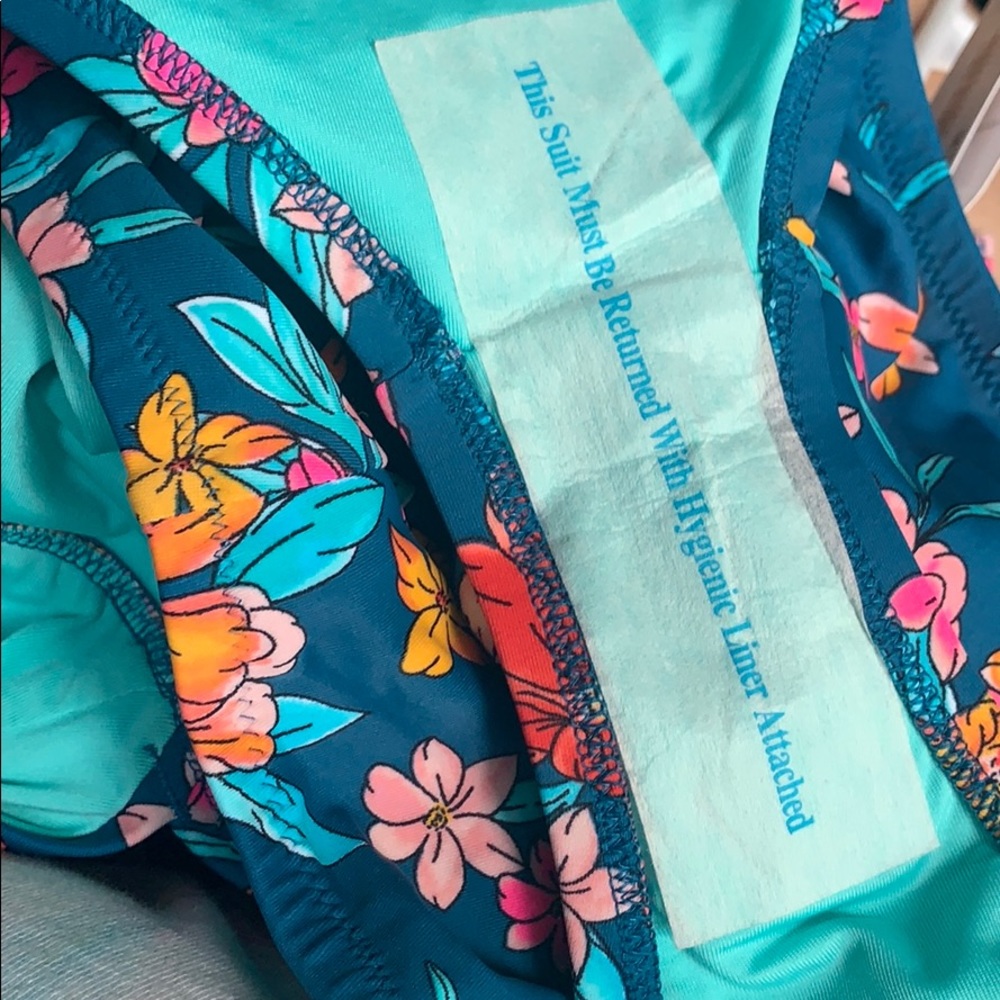 Bathing Suit - Picture 11 of 11
